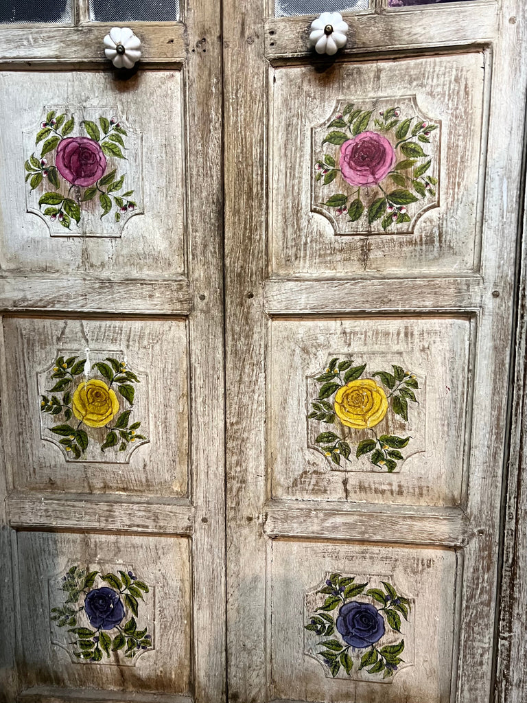 Antique Shopping in Jaipur: Discovering Vintage Art, Textiles and Hidden Treasures